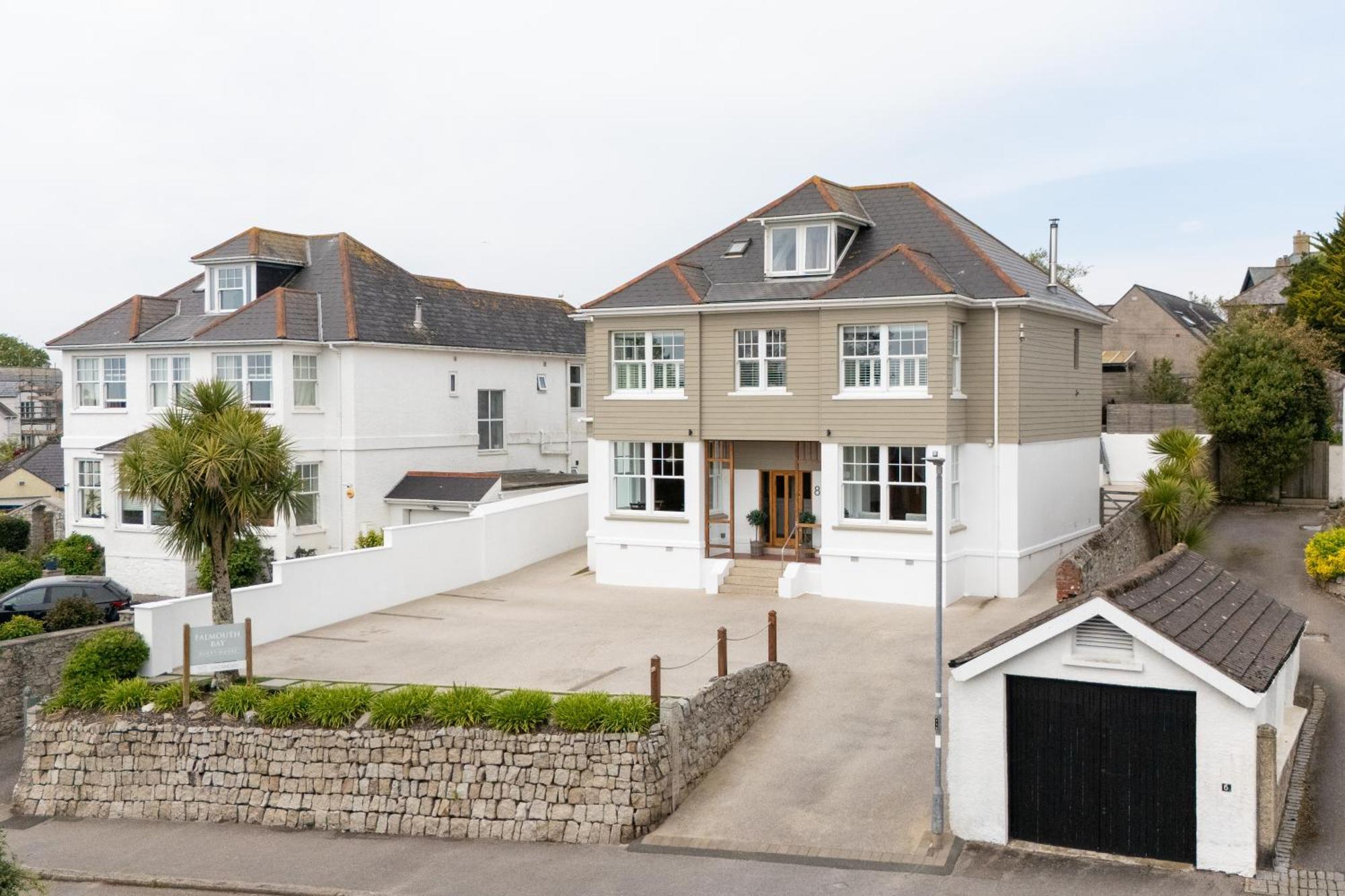 Falmouth Bay Luaran gambar