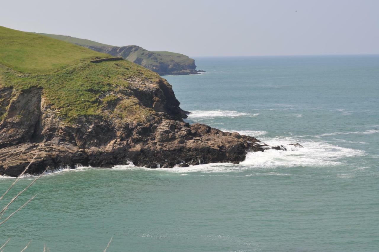 Falmouth Bay Luaran gambar