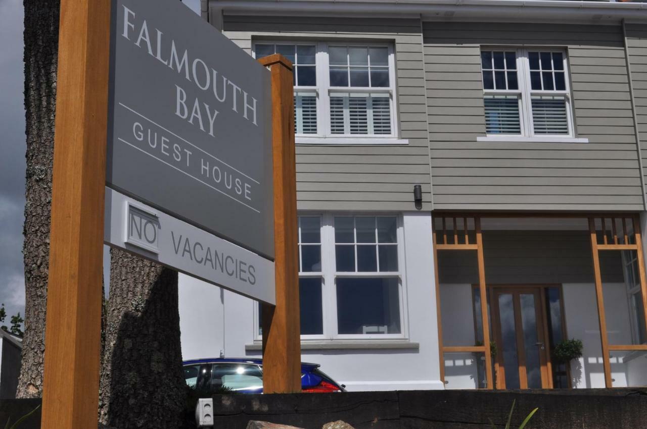 Falmouth Bay Luaran gambar
