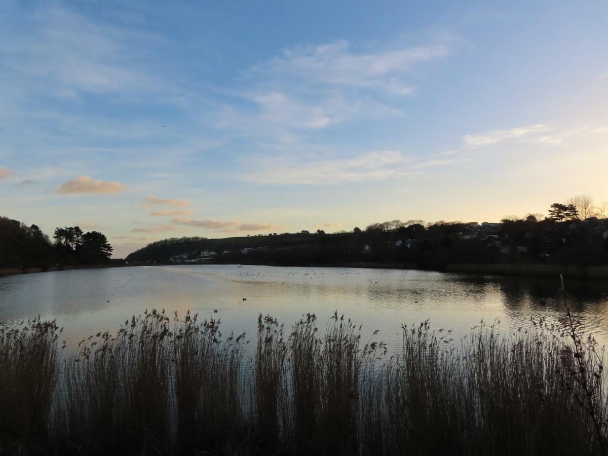 Falmouth Bay Luaran gambar